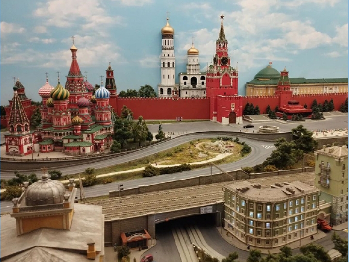 "Экскурсия для школьников в Царь Макет”