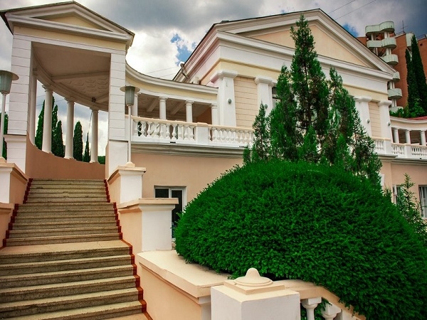 Санаторий «Алушта»  - Крым, Алушта